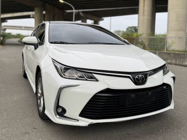 TOYOTA豐田 ALTIS  第3張相片
