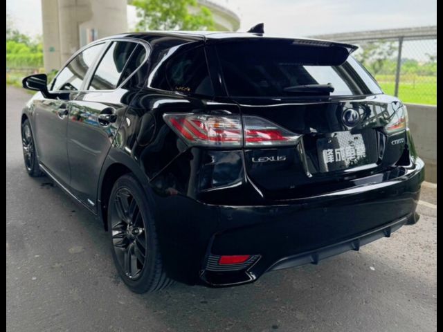 LEXUS凌志 CT200H  第6張相片
