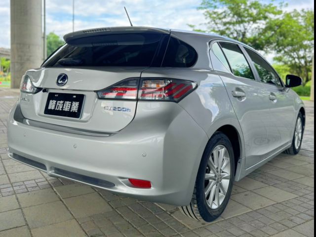 LEXUS凌志 CT200H  第4張相片