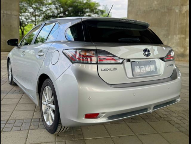 LEXUS凌志 CT200H  第6張相片