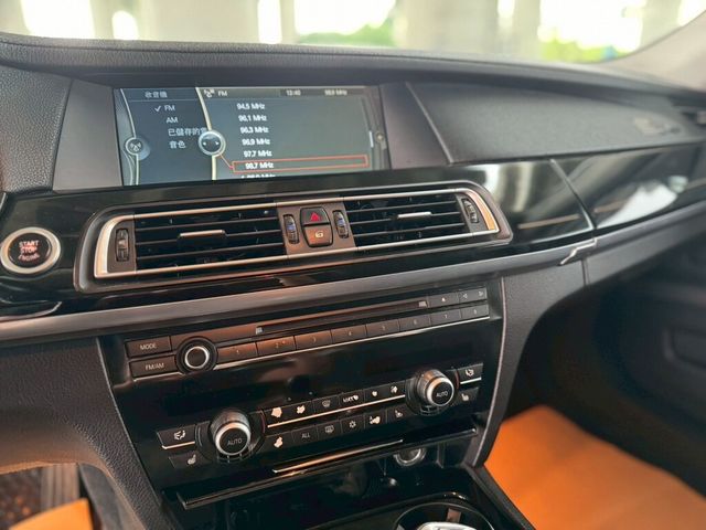 BMW寶馬 740I  第10張相片