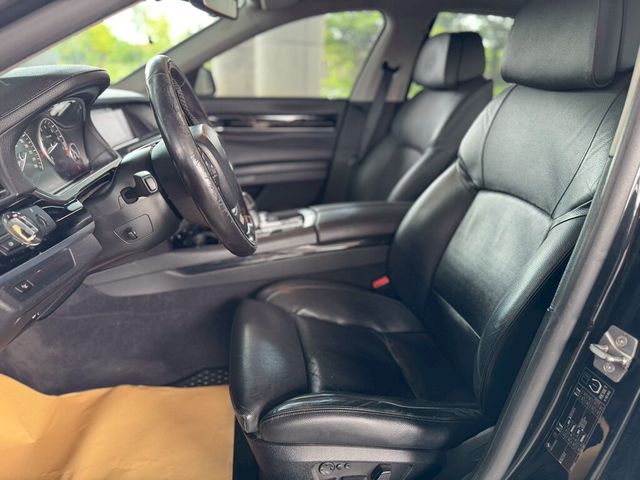BMW寶馬 740I  第13張相片
