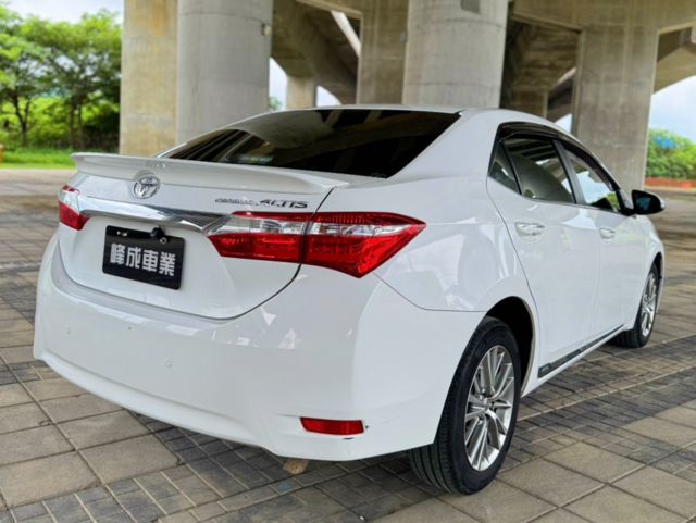 TOYOTA豐田 ALTIS  第4張相片
