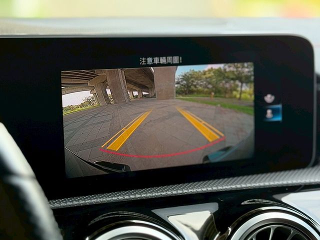 M-BENZ賓士 CLA250  第12張相片