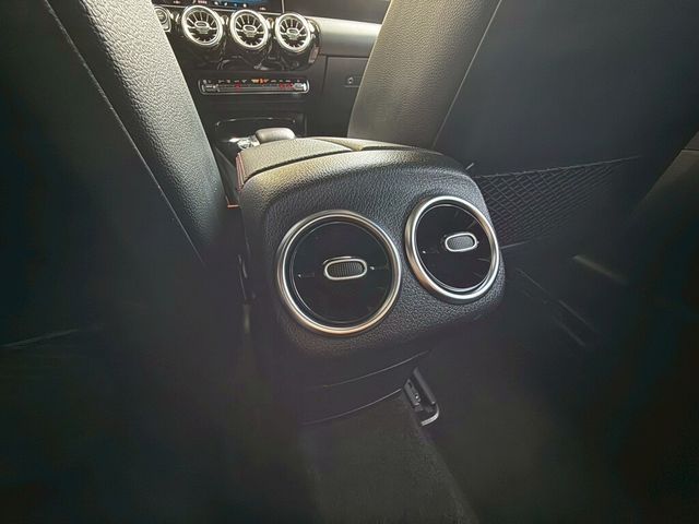 M-BENZ賓士 CLA250  第19張相片