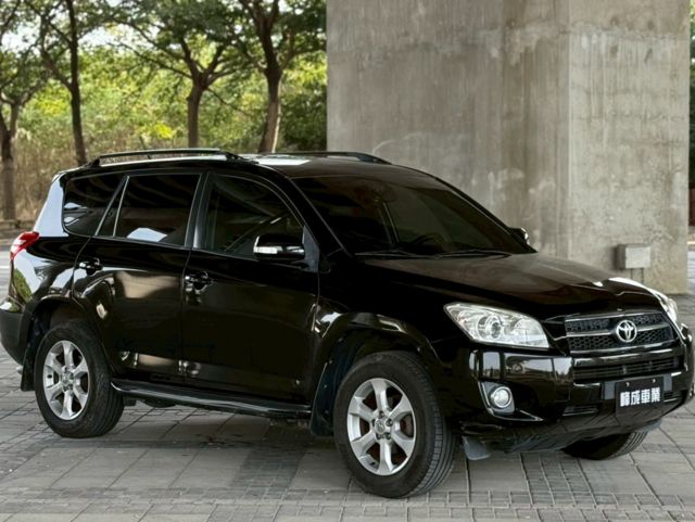 TOYOTA豐田 RAV4  第3張相片