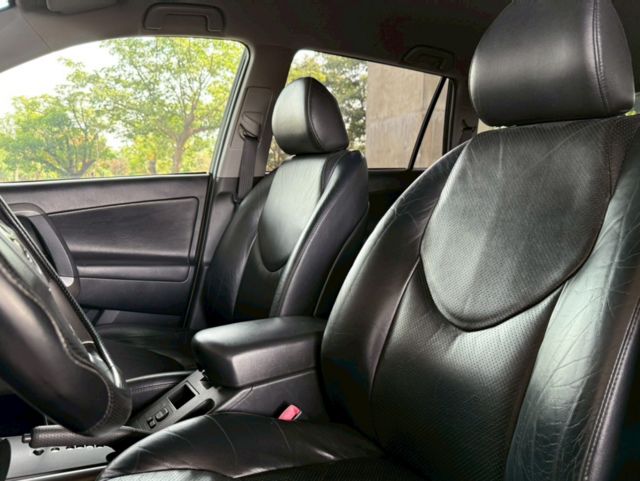 TOYOTA豐田 RAV4  第15張相片