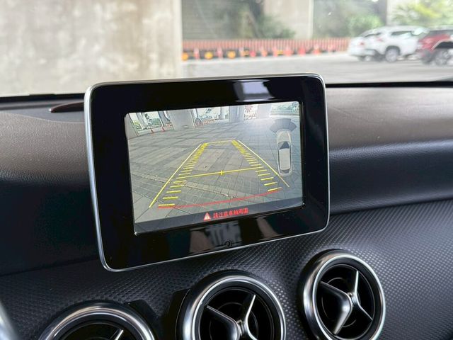 M-BENZ賓士 A180  第8張相片