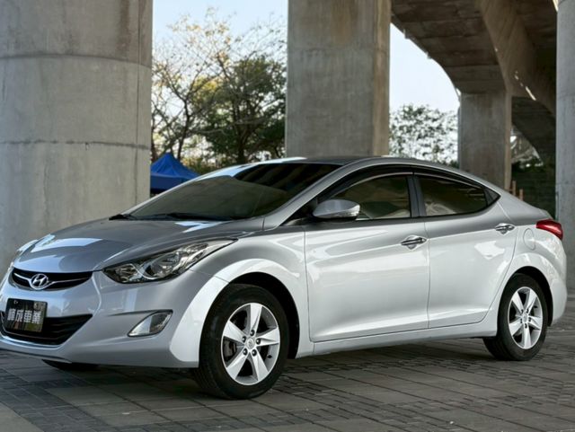 HYUNDAI現代 ELANTRA  第1張相片