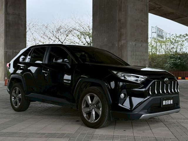 TOYOTA豐田 RAV4  第3張相片