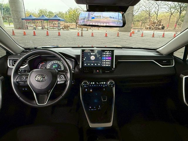 TOYOTA豐田 RAV4  第17張相片