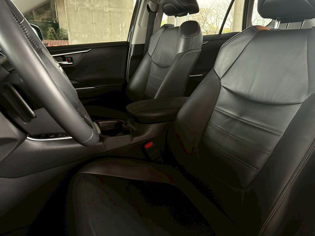 TOYOTA豐田 RAV4  第18張相片