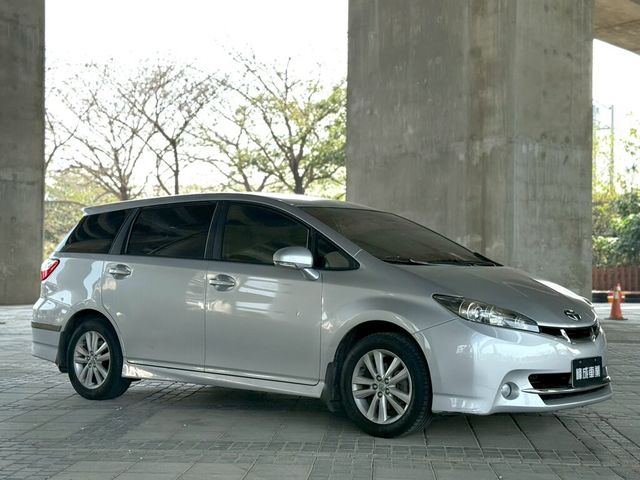 TOYOTA豐田 WISH  第3張相片