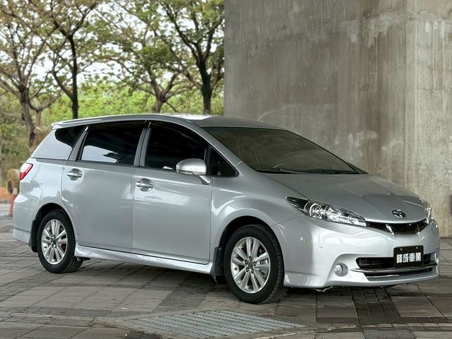 TOYOTA豐田 WISH  第3張相片
