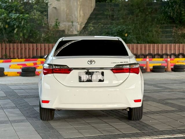 TOYOTA豐田 ALTIS  第5張相片