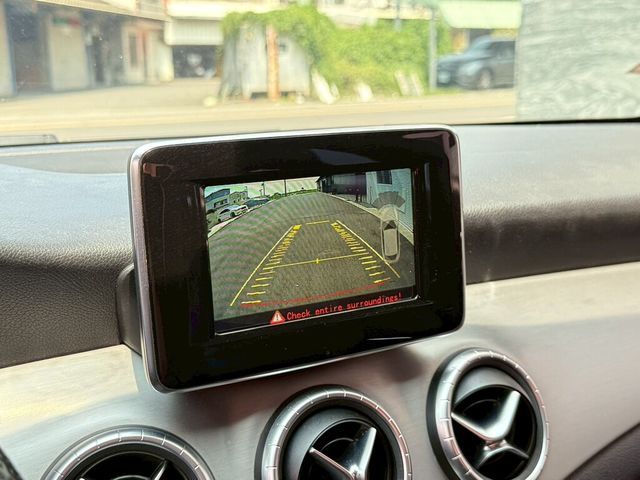 M-BENZ賓士 CLA250  第8張相片