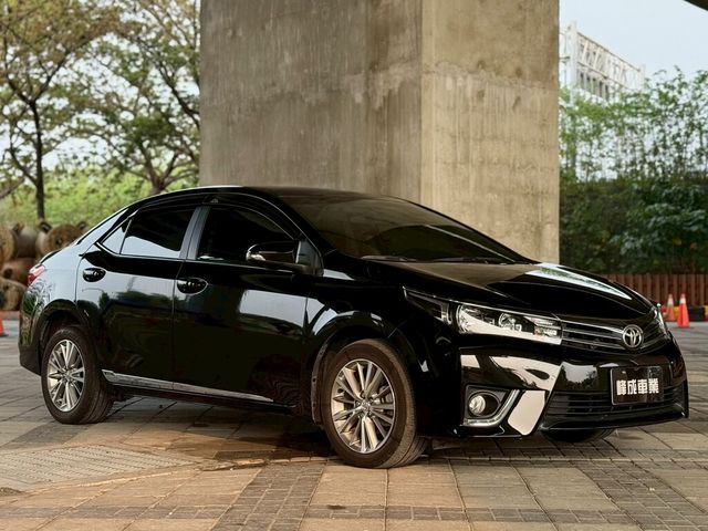 TOYOTA豐田 ALTIS  第3張相片