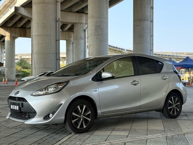 TOYOTA豐田 PRIUS C  第1張相片