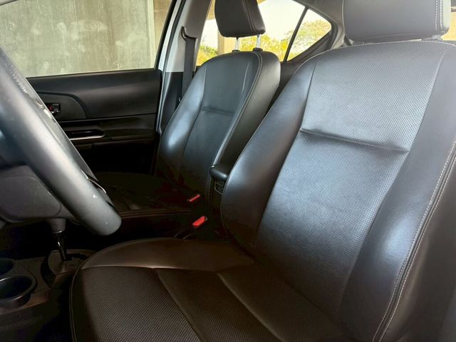 TOYOTA豐田 PRIUS C  第14張相片