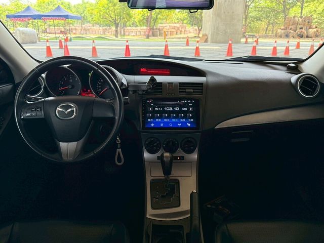 MAZDA馬自達 MAZDA 3  第14張相片