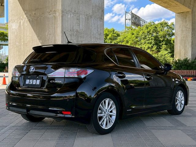 LEXUS凌志 CT200H  第6張相片