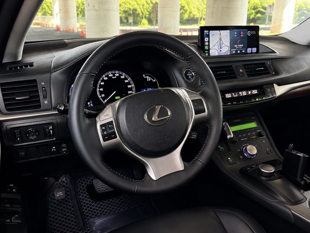 LEXUS凌志 CT200H  第7張相片