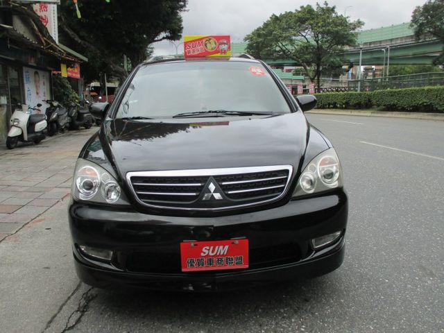 純一手車庫車.整台原板件.整台零事故2.4升超大馬力.可以全家出遊瘋露營.內裝更是直逼新車品質便宜又大碗  第2張相片
