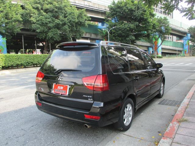 純一手車庫車.整台原板件.整台零事故2.4升超大馬力.可以全家出遊瘋露營.內裝更是直逼新車品質便宜又大碗  第8張相片