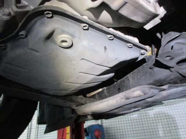正港稀有純一手車庫車四輪傳動頂級版整台零事故.整台原板件.整台原廠保養記錄.底盤更是安靜無漏油.有圖有真相  第10張相片
