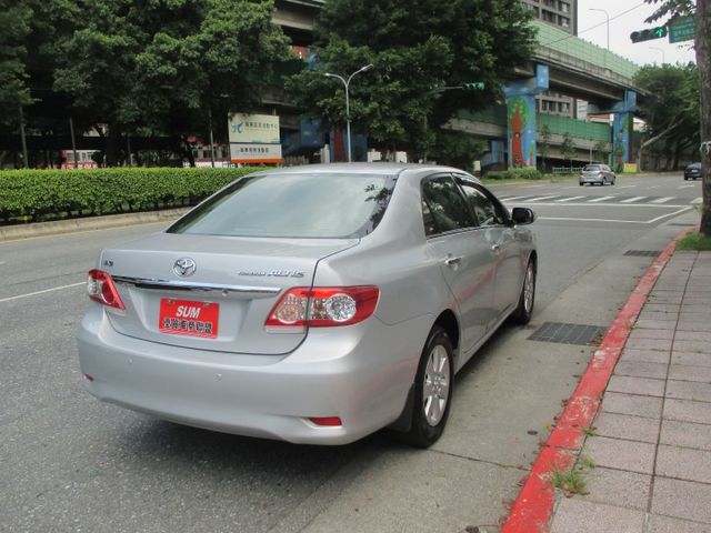 正港稀有特式精裝車純一手車庫車整台零事故整台原板件整台原廠保養記錄內裝更綿.車主很雇車  第7張相片