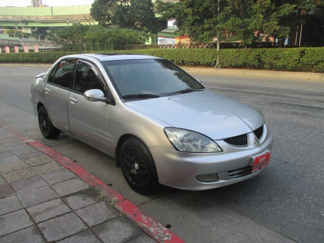 正港神車.6速手自排整台零事故整台原板件 安卓機剛裝.可貸十萬最佳代步車  第1張相片
