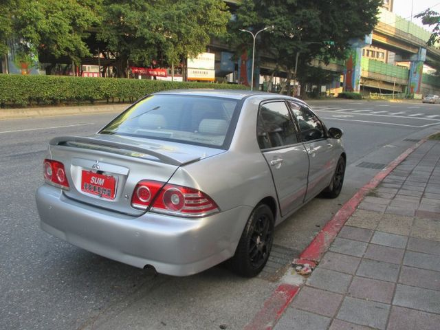 正港神車.6速手自排整台零事故整台原板件 安卓機剛裝.可貸十萬最佳代步車  第7張相片