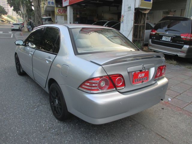 正港神車.6速手自排整台零事故整台原板件 安卓機剛裝.可貸十萬最佳代步車  第8張相片