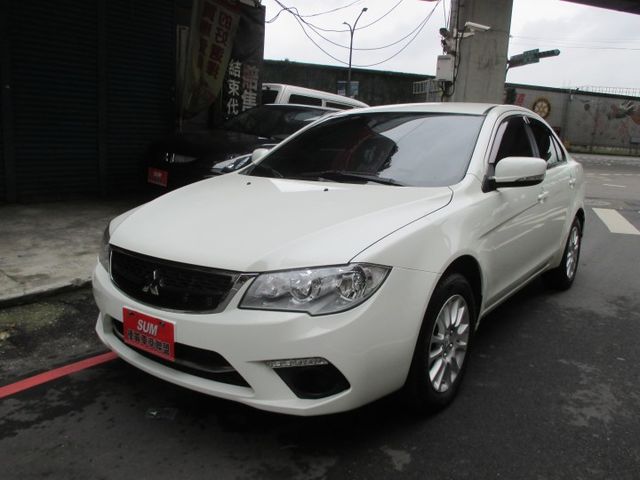 純一手車庫車頂級版 6速手自排整台零事故整台原板件整台原廠保養記錄底盤更是安靜無漏油  第3張相片