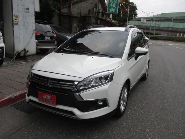 正港稀有放假娛樂特式版頂級電動尾門進階版.整台零事故.整台原廠保養記錄.購車再加贈原廠五大保固  第3張相片