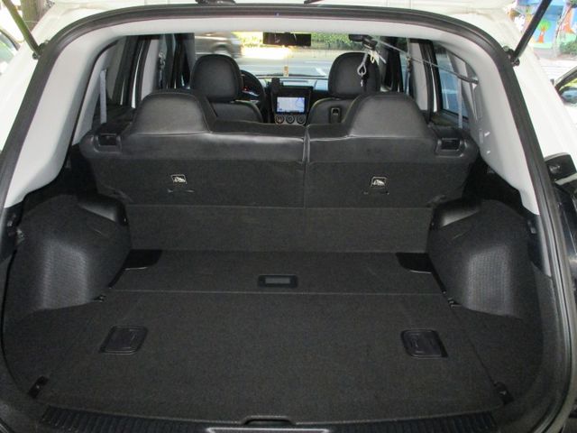 正港稀有放假娛樂特式版頂級電動尾門進階版.整台零事故.整台原廠保養記錄.購車再加贈原廠五大保固  第5張相片