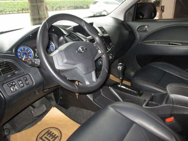 正港稀有純一手車庫車.頂級版整台零事故整台原板件.整台原廠保養記錄純載人購車再加贈原廠五大保固  第3張相片