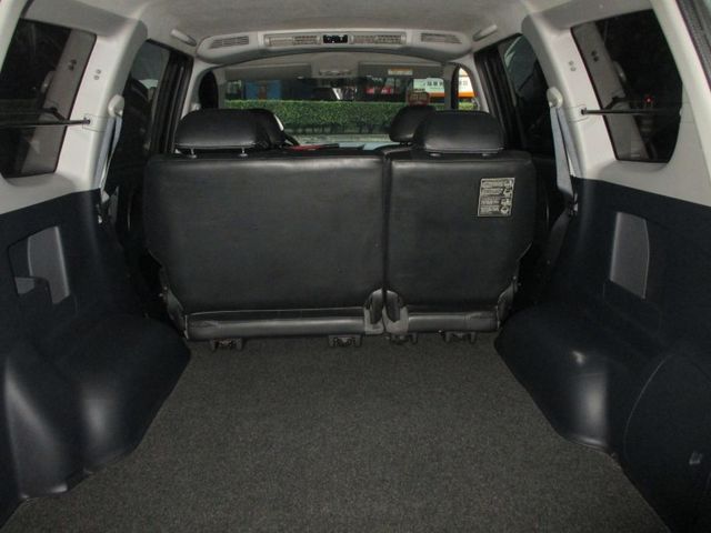 正港稀有純一手車庫車.頂級版整台零事故整台原板件.整台原廠保養記錄純載人購車再加贈原廠五大保固  第6張相片