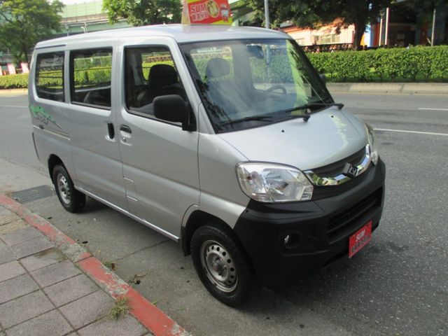 純一手車庫車.整台零事故整台原板件整台原廠保養記錄.正時皮帶套件剛換.剛做完大保養.購車再加贈五大保固  第1張相片