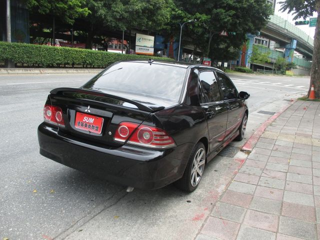 正港稀有純一手車庫車.1.6升6速手自排.桶型原廠跑車座椅.包覆性強.整台原板件小IO特式版  第8張相片