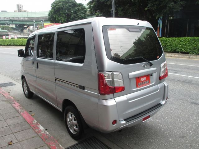 純一手車庫車.整台零事故.整台原板件.整台原廠紀錄.頂級進階版.購車再加贈原廠兩年五萬公里五大保固  第7張相片