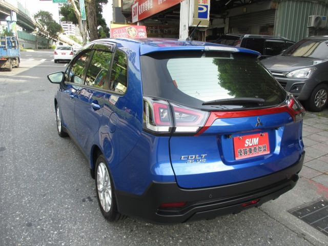 純一手車庫車.整台零事故整台原板件整台原廠保養記錄.中階特式版.老董純載小朋友上下課.購車再加贈原廠三大保證五大保固  第7張相片