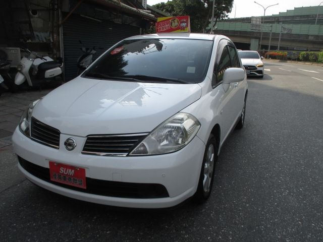 純一手女用車庫車.省油省稅金.奈操.妥善率高.室內空間大.適合初學著.底盤更是安靜無漏油  第1張相片