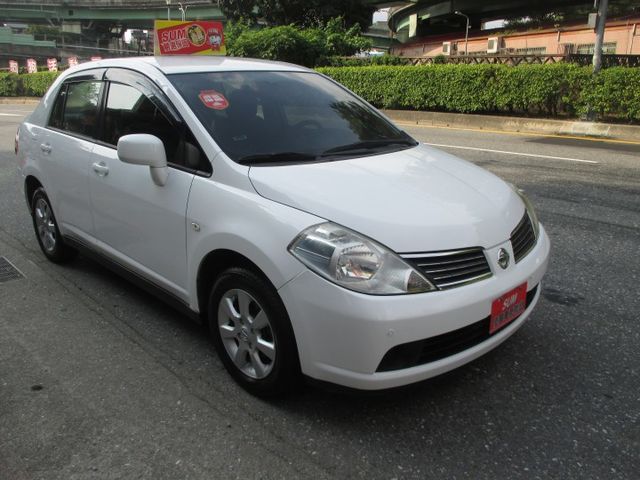 純一手女用車庫車.省油省稅金.奈操.妥善率高.室內空間大.適合初學著.底盤更是安靜無漏油  第2張相片