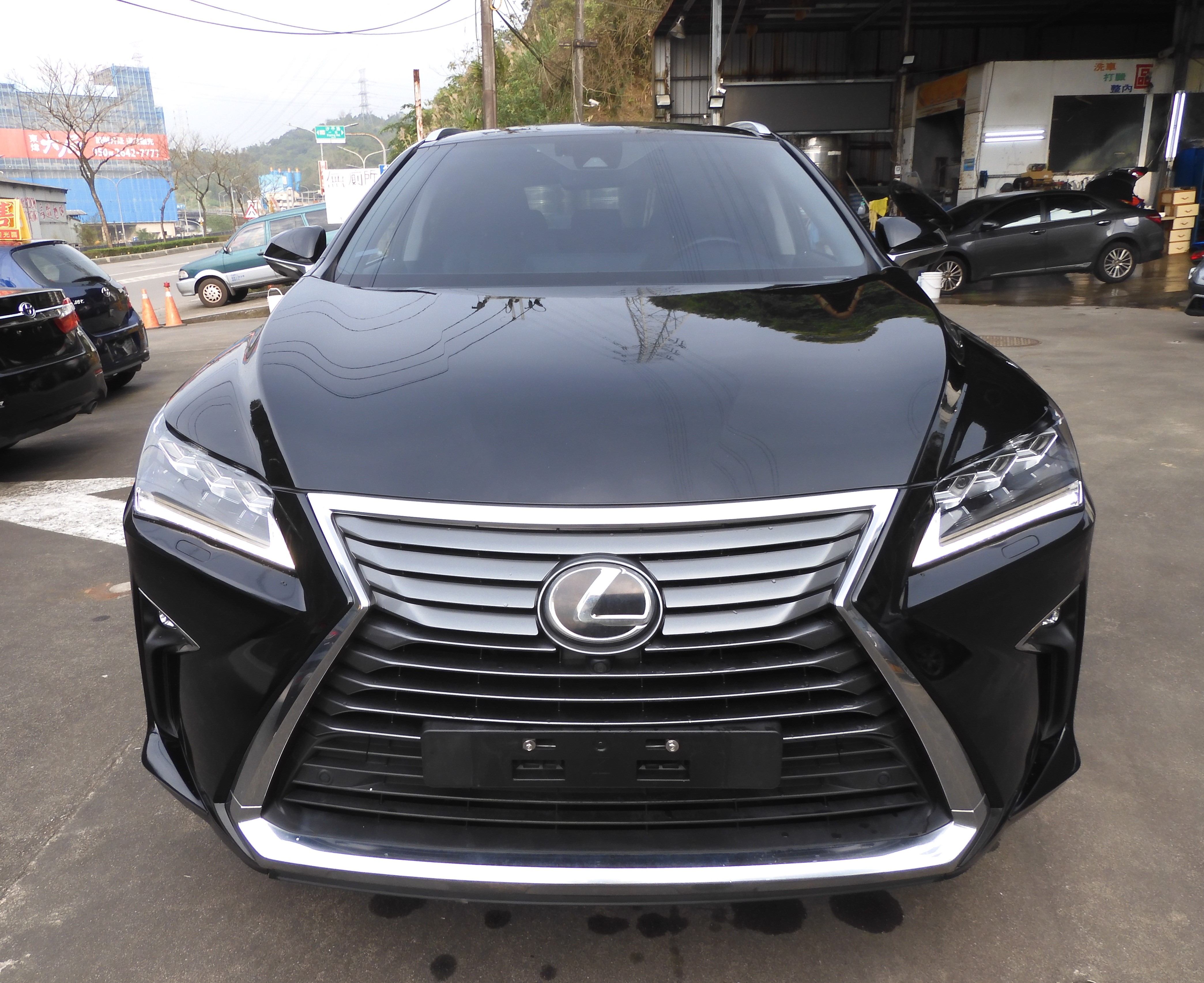 2017【保證實車實價72.5萬】電動天窗/電動尾門/環景系統，車美如新  第2張相片