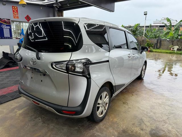 TOYOTA豐田 SIENTA  第2張相片