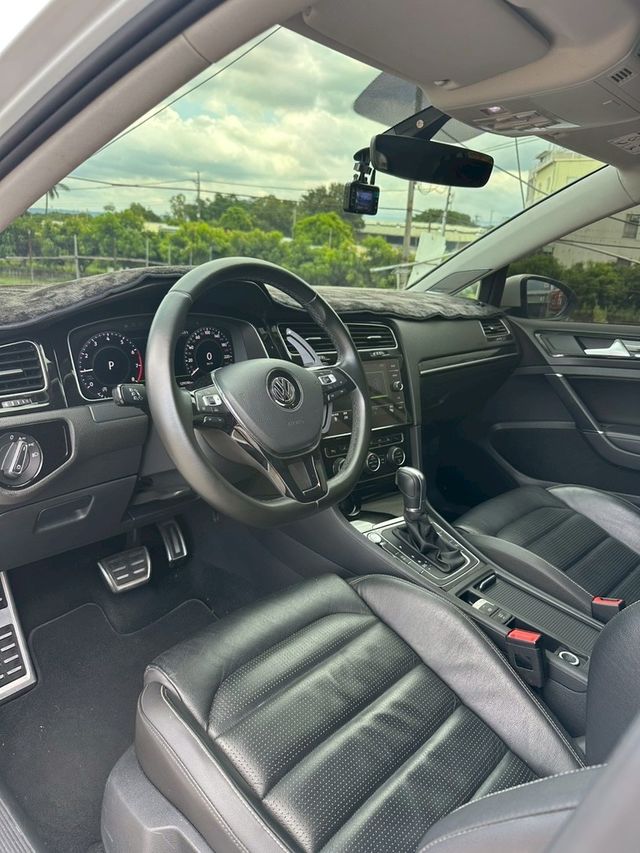 VOLKSWAGEN福斯 GOLF  第5張相片