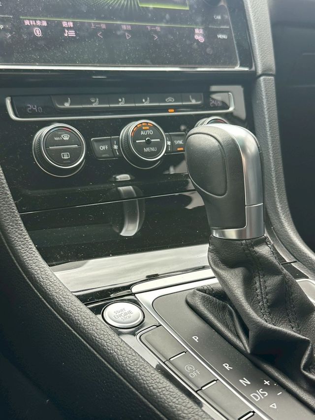 VOLKSWAGEN福斯 GOLF  第10張相片