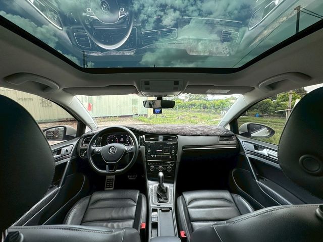VOLKSWAGEN福斯 GOLF  第12張相片