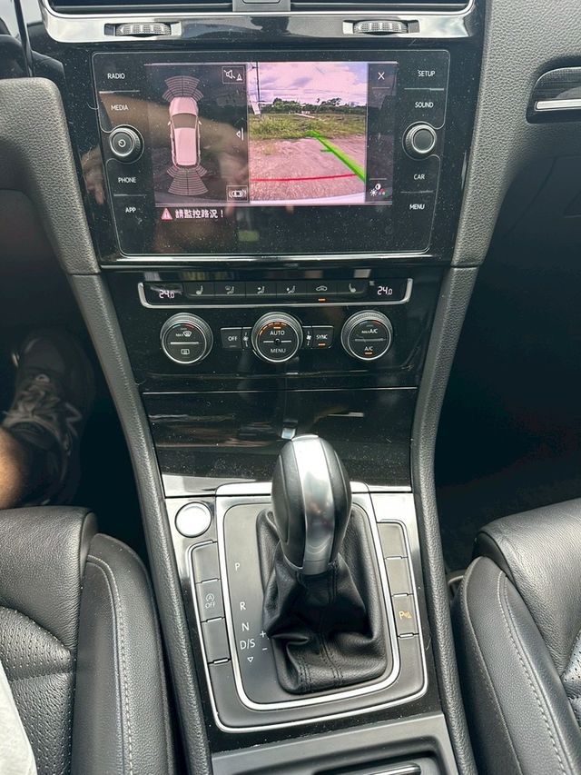 VOLKSWAGEN福斯 GOLF  第15張相片